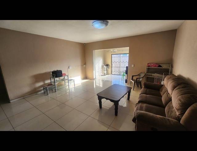 3 BEDROOM TOWNHOUSE FOR SALE IN NEWMARKET